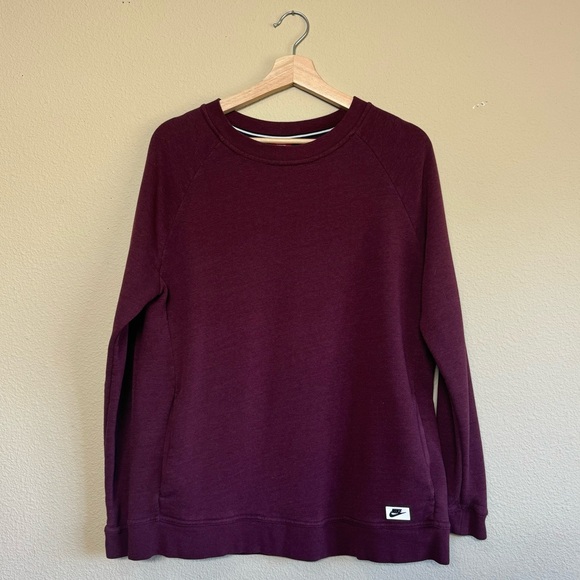 Nike Tops - Nike top women large cotton blend long sleeve crewneck pullover sweatshirt red